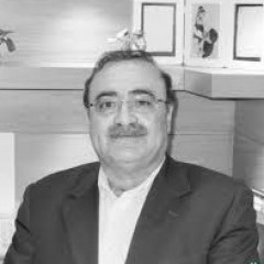 دکتر&nbsp;محمد صادق&nbsp;هنرپیشه